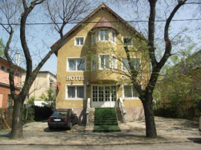 Отель Carmen Pension, Будапешт